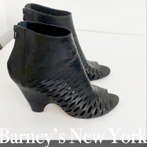 Barney’s New York black leather wedge heels 5.5